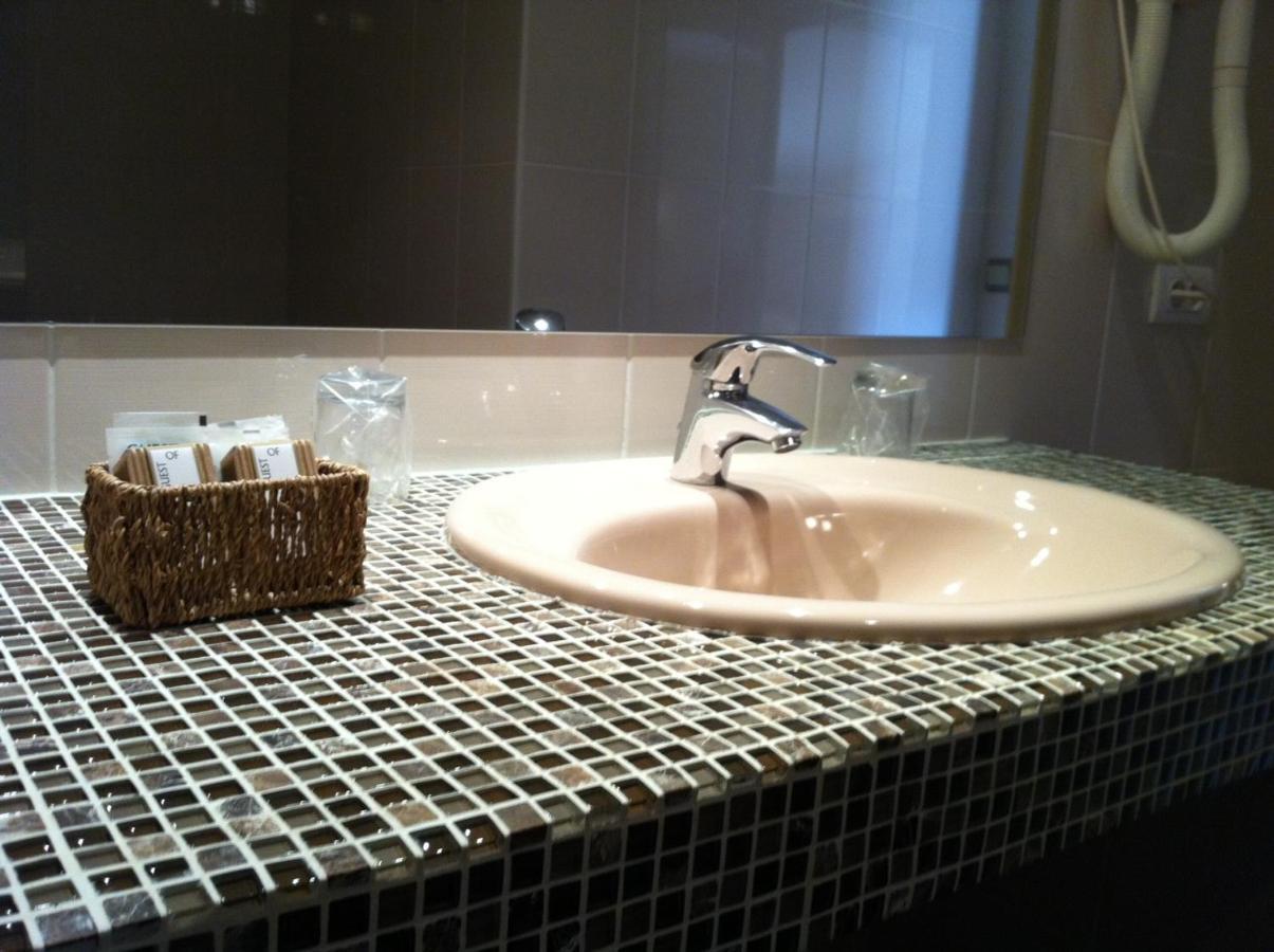 Logis Hotel - Restaurant Maison Claude Darroze Langon  Ngoại thất bức ảnh