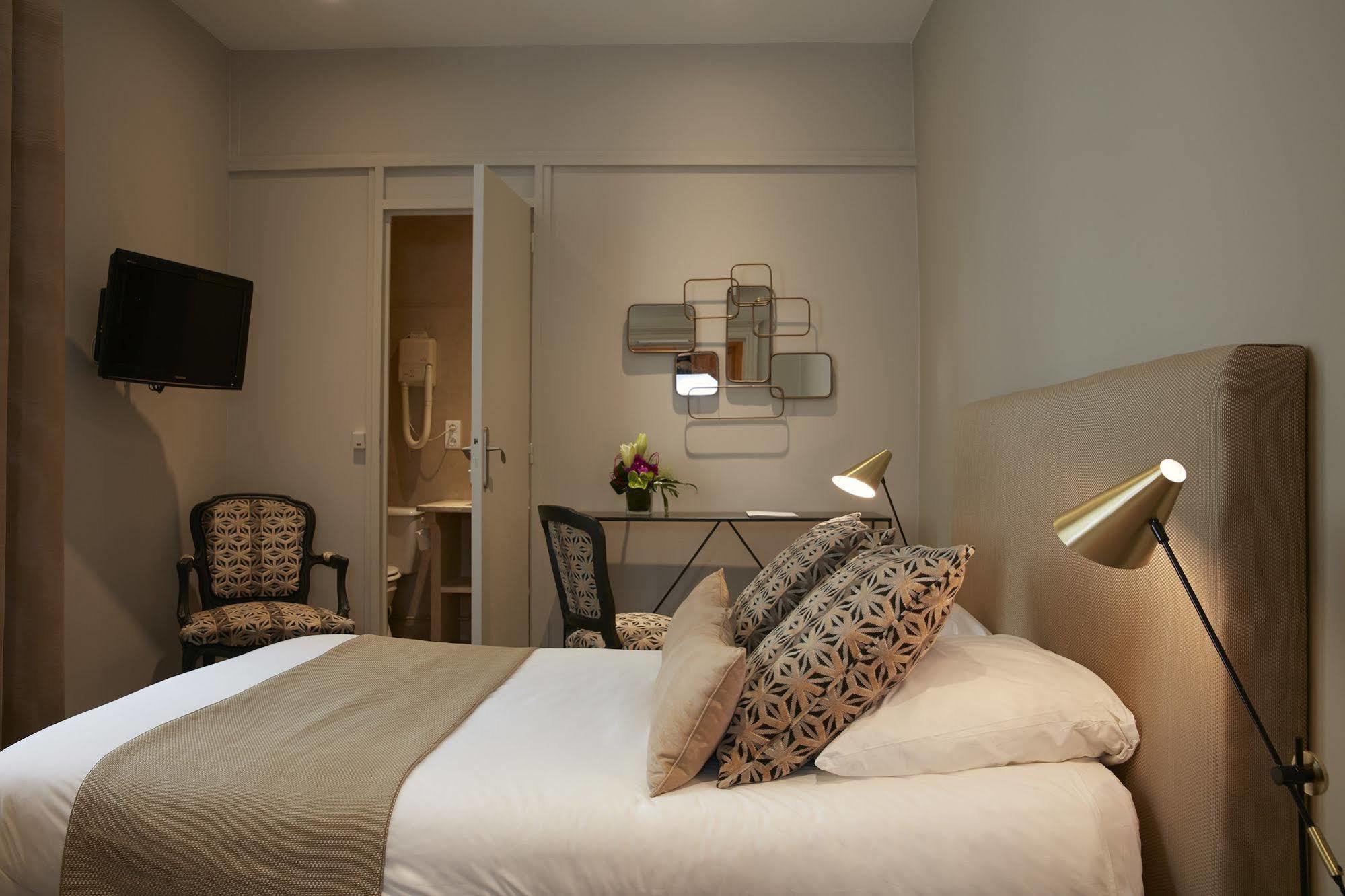 Logis Hotel - Restaurant Maison Claude Darroze Langon  Ngoại thất bức ảnh