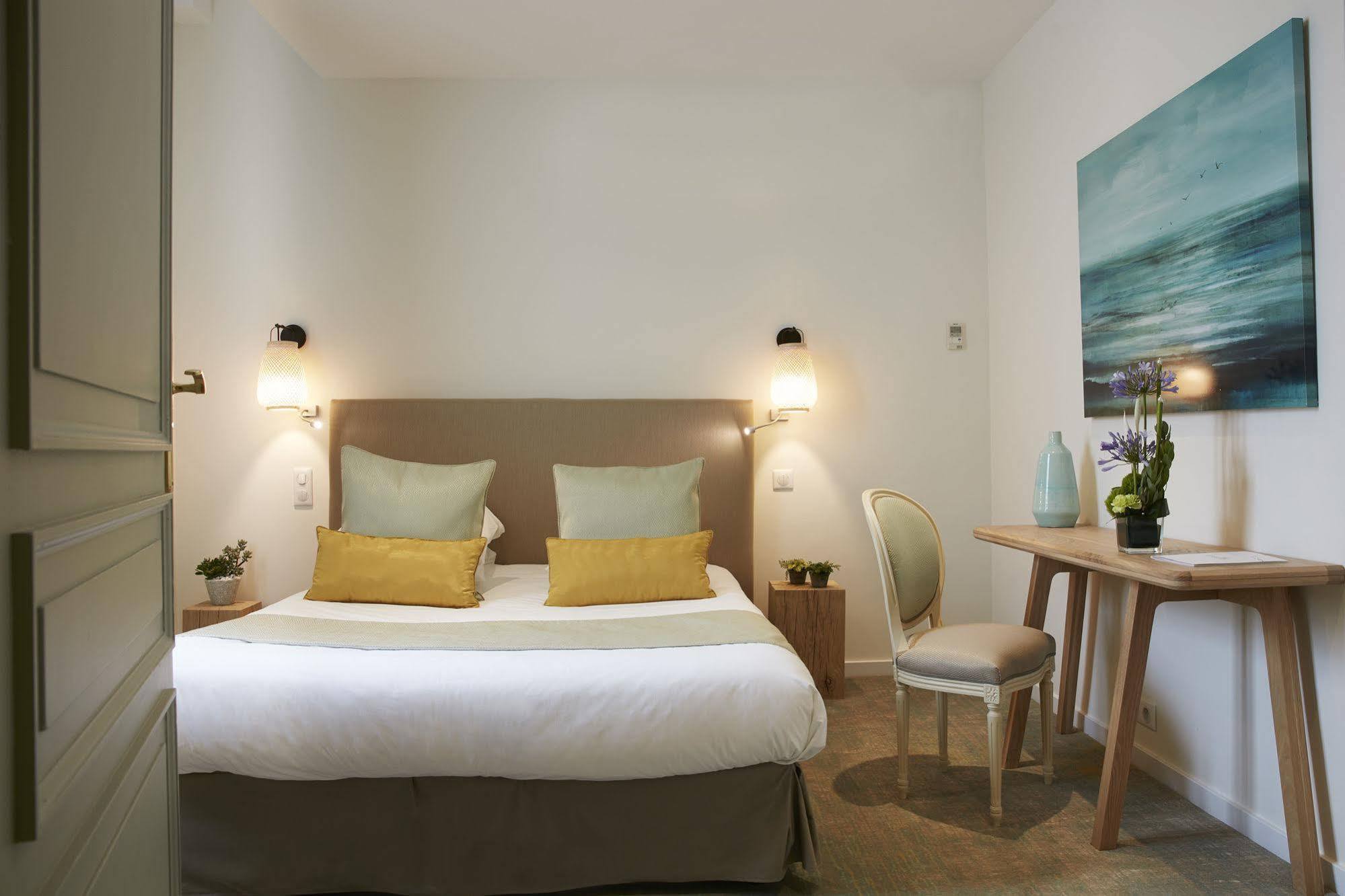 Logis Hotel - Restaurant Maison Claude Darroze Langon  Ngoại thất bức ảnh